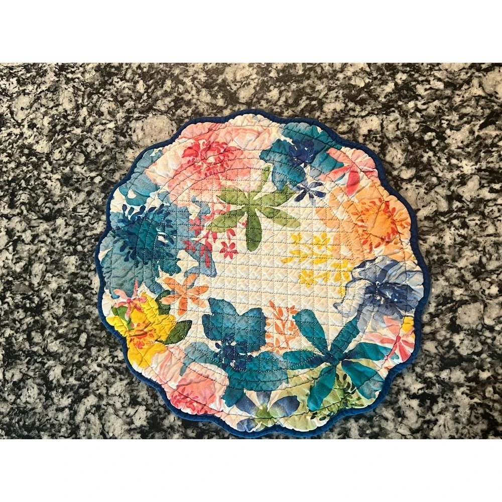 Floral Quilted Round Placemats Set of 3 Reversible Scalloped Blue (0923)